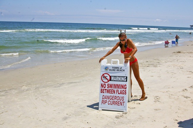 Не игнорируйте красные флаги и знаки на пляже